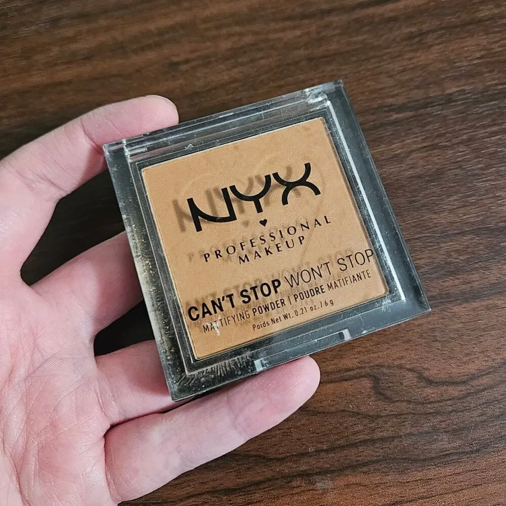 NYX Can't Stop Won't Stop Mattifying Powder MOCHA